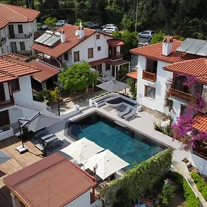 Tomsan Villa